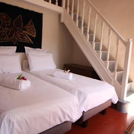 Roussy Romaine * Nîmes